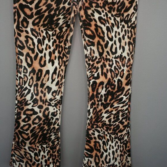 New AG The Quinne Crop High Rise Kick-Flare Pants in Bold Leopard Ivory Dust 24 - Picture 6 of 15